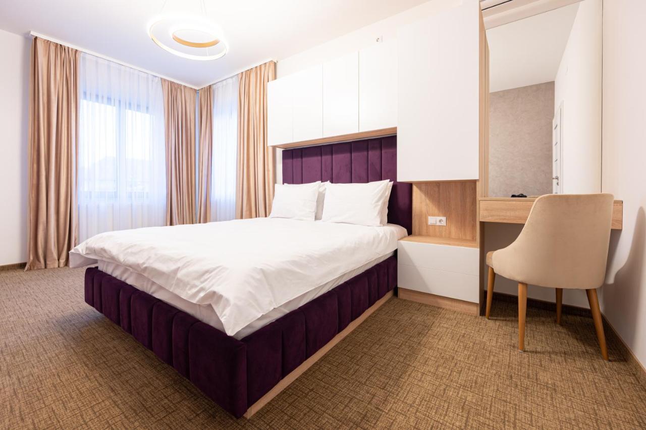 Klia Hotel Sanmartin Bagian luar foto