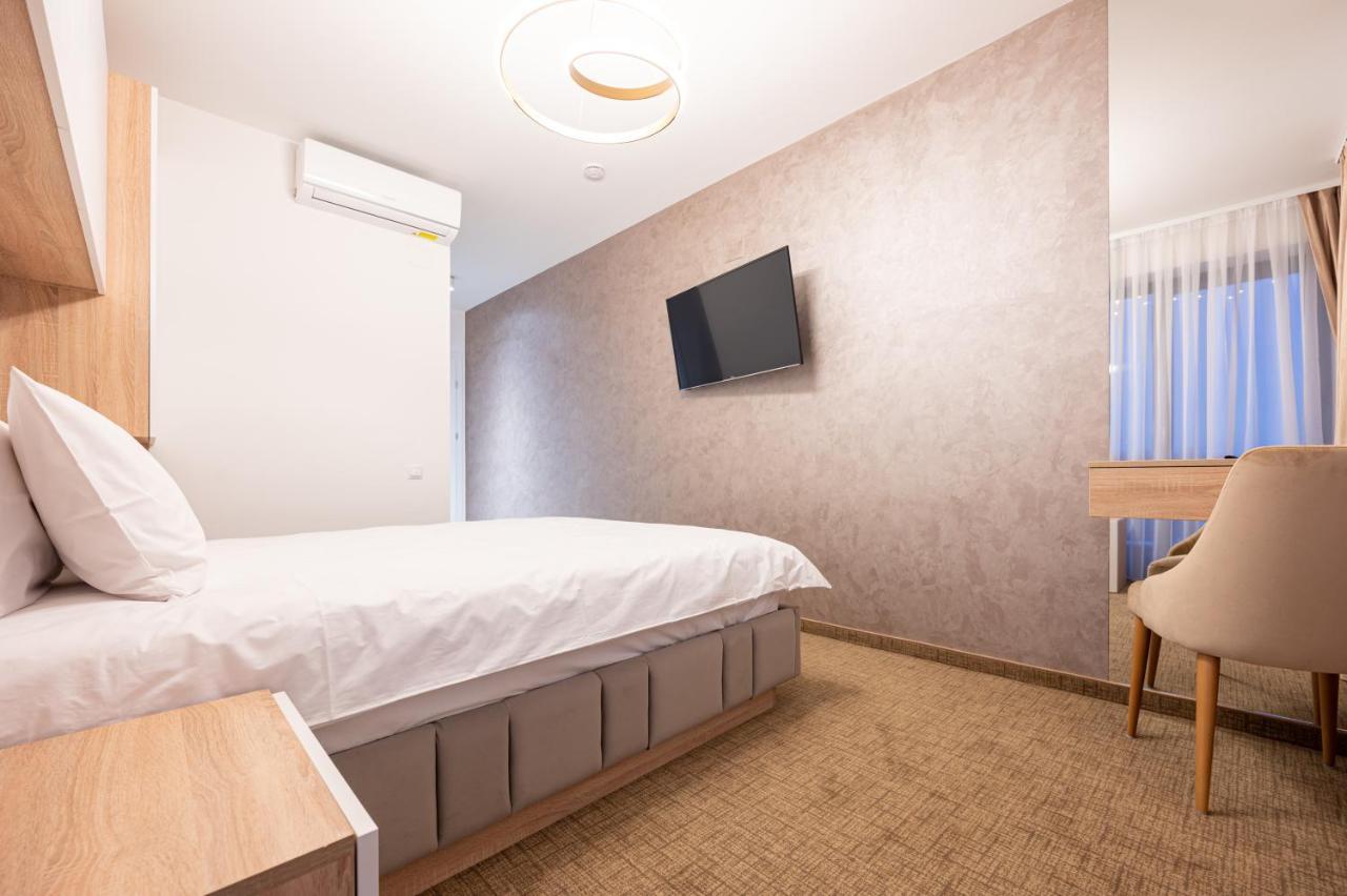 Klia Hotel Sanmartin Bagian luar foto