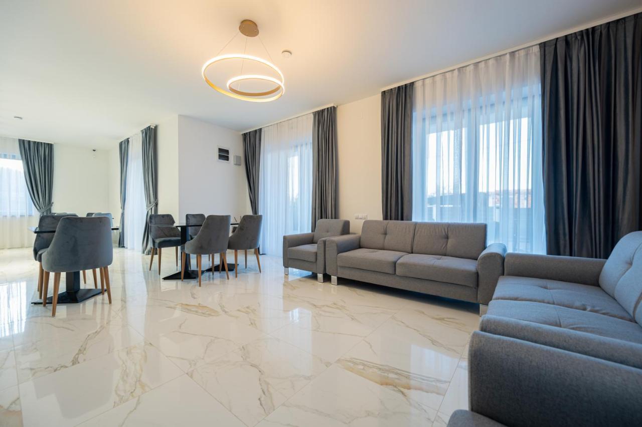 Klia Hotel Sanmartin Bagian luar foto