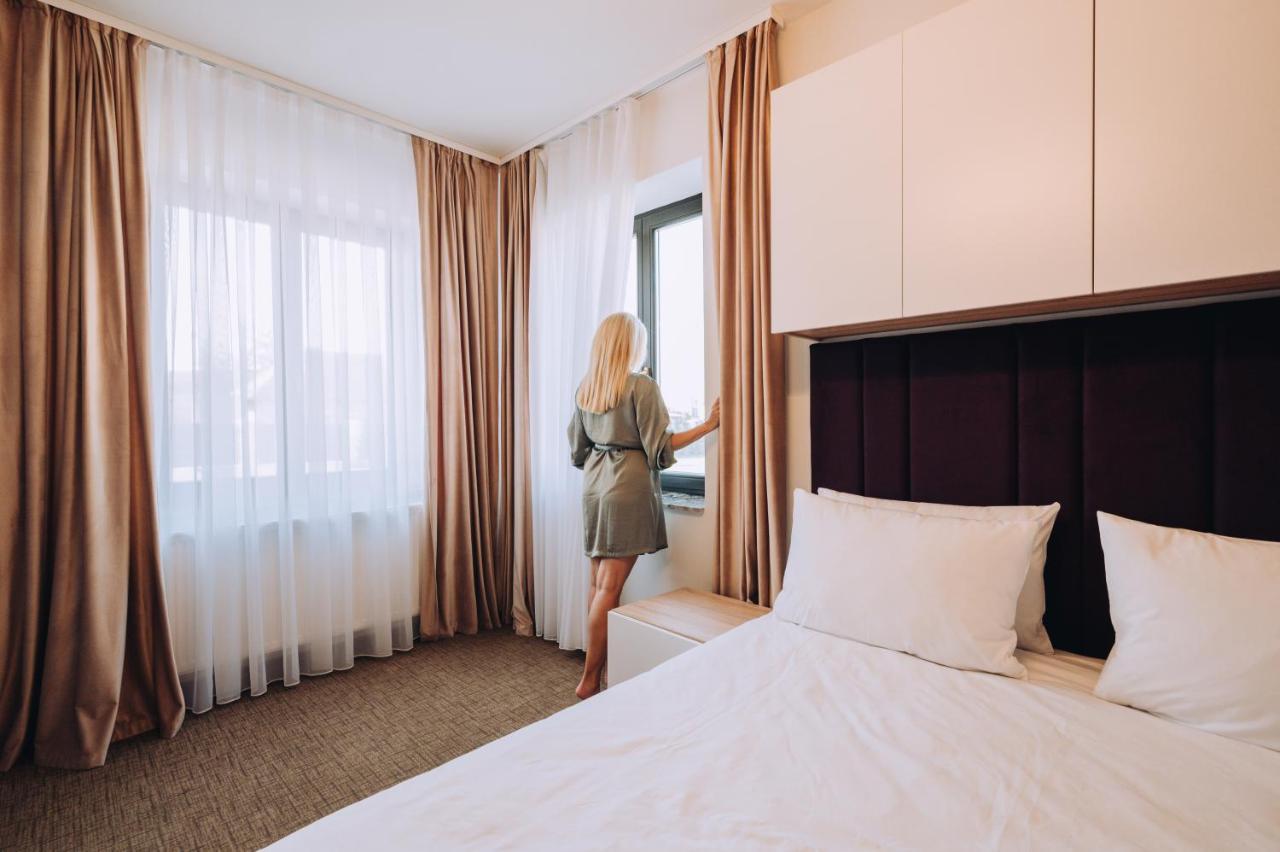 Klia Hotel Sanmartin Bagian luar foto